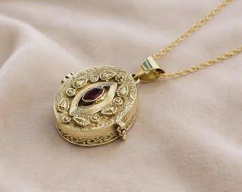 Vintage Poison Box Pendant Necklace, Secret Locket Necklace, Gold Medallion Pendant, Gothic Jewelry, Hidden Compartment Jewelry Gift