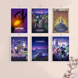 Puede incluir: Una colección de seis carteles enmarcados de la película animada "Onward". Los carteles presentan varias escenas y diseños de personajes, con el título de la película en un lugar destacado. Las paletas de colores varían, desde azules y morados vibrantes hasta naranjas y amarillos cálidos.