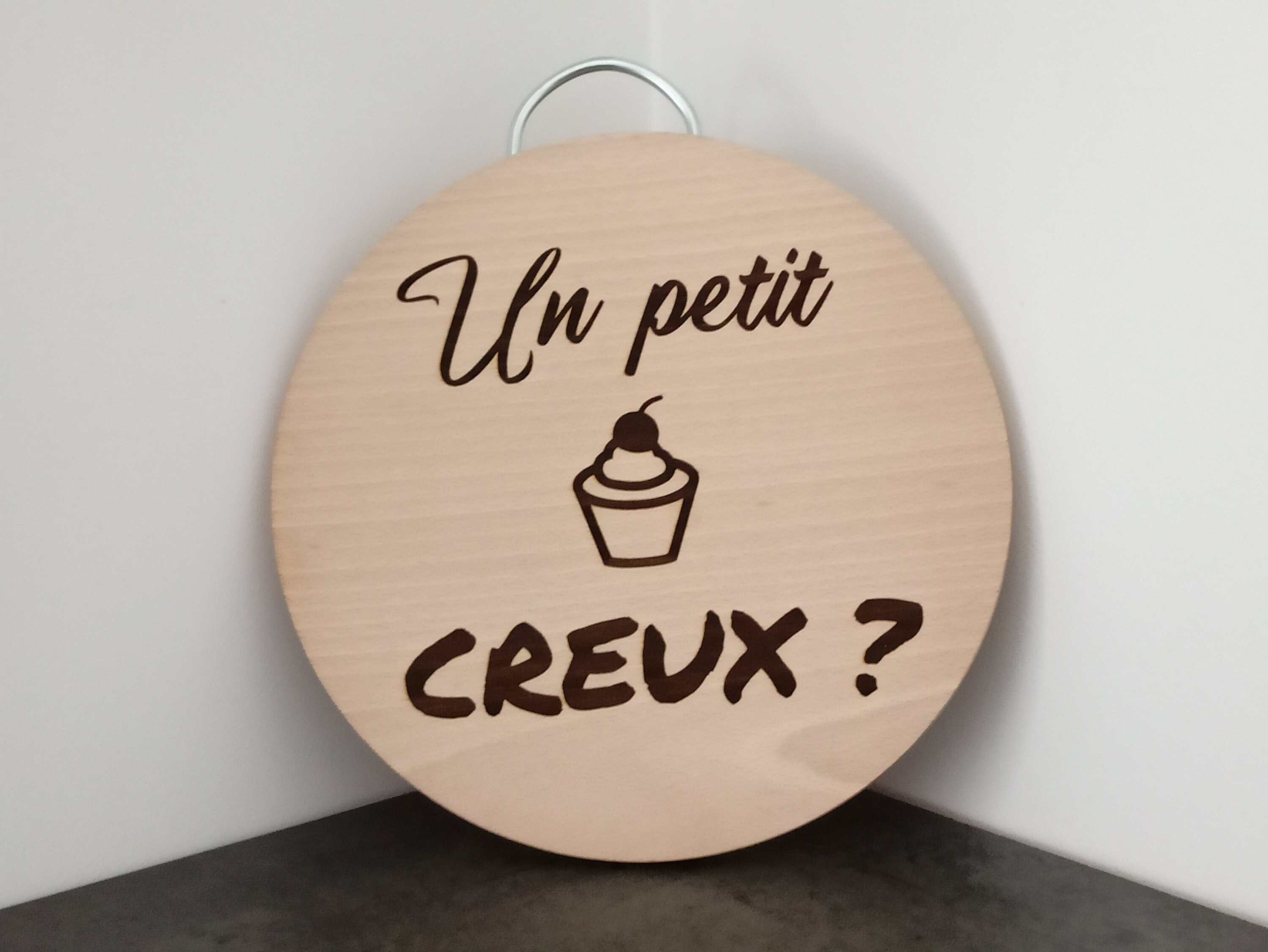 Planche à Découper Ronde 25cm Personnalisée. Cadeau Personnalisable. Bois de Hêtre. Déco Cuisine. Hu