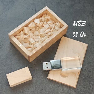 Chiavetta USB in legno beige (acero) e vetro sintetico inciso e la sua scatola da 32GB. Regalo personalizzato per cliente, matrimonio e fotografo