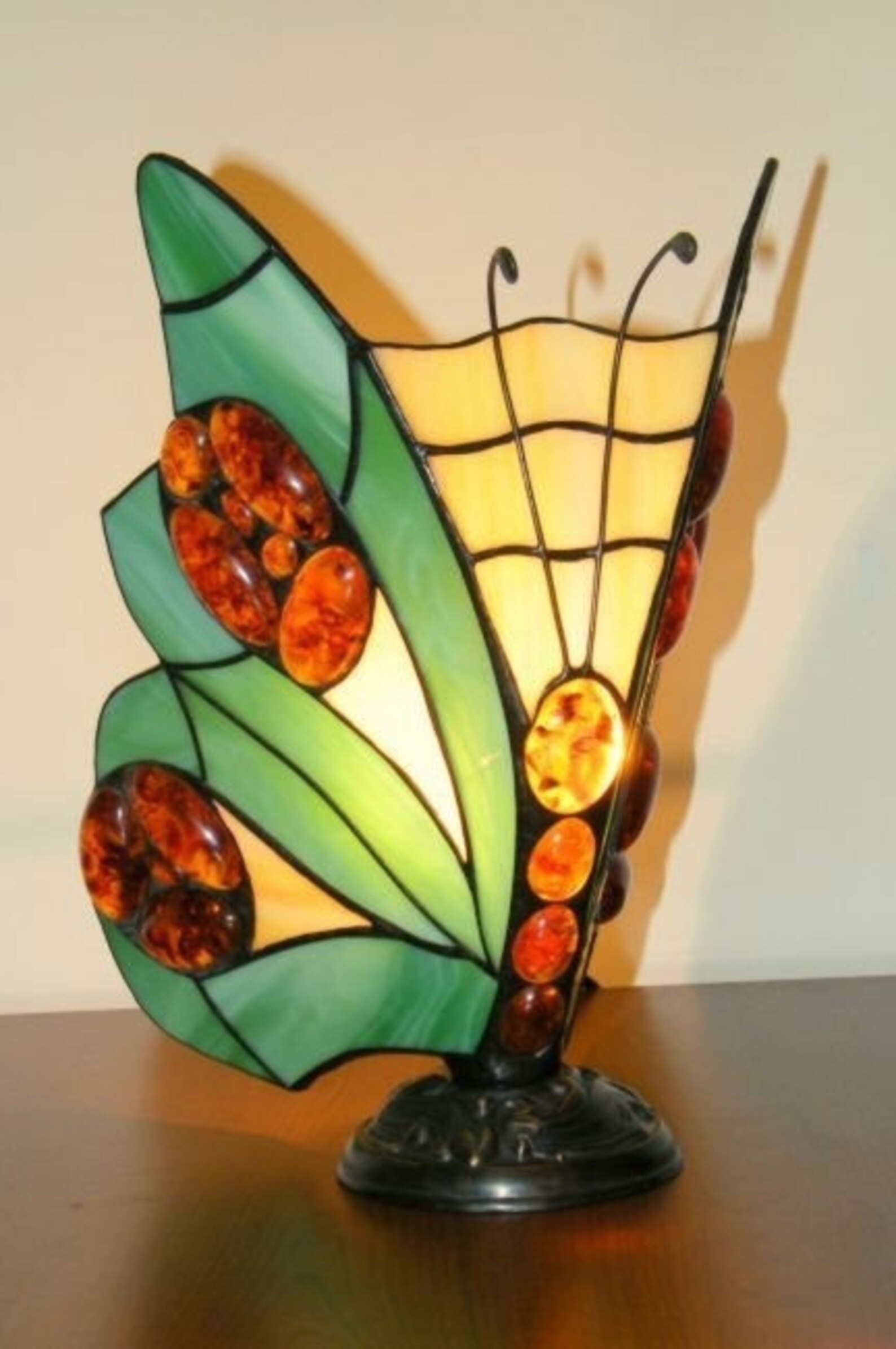 Tiffany lamp Glas in lood lamp tiffany vlinder met amber Etsy