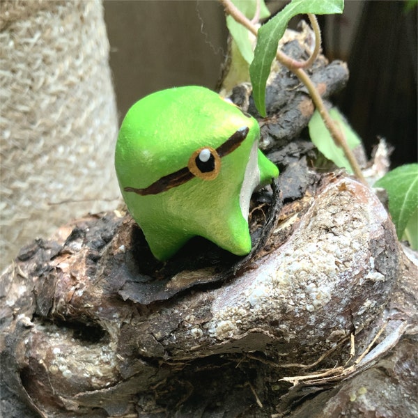 Tree frog figurine handmade