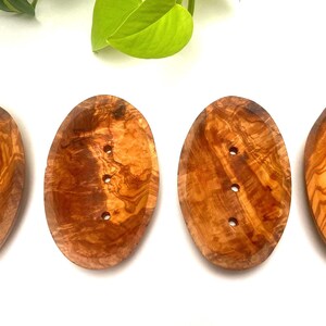 Tvålkopp i olivträ: Självdränerande oval tvålhållare, Naturfärgad badbricka (13 cm) bild 3