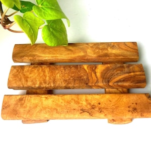 Handmade Olive Wood Soap Dish: Rustic Bathroom Decor (12cm x 7cm)