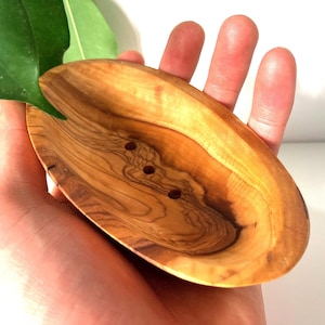 Tvålkopp i olivträ: Självdränerande oval tvålhållare, Naturfärgad badbricka (13 cm) bild 11