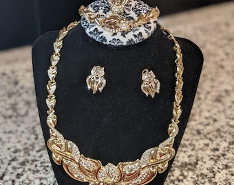 Necklace Set: 90&#39;s Style