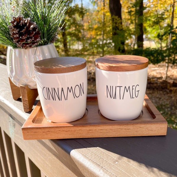 Farm House  - cinnamon and nutmeg - ceramic cellar with wooden lid - wooden tray  - gift idea - farmhouse style - cute kitchen decor