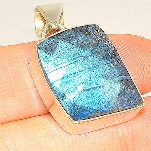 Sterling Silver 925 Silver, Glowing Fire Genuine Labradorite Pendant, Blue Fire Labradorite Pendant, Boho Pendant, Bold Pendant