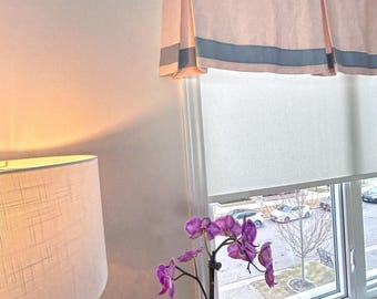 Cenefa de lino personalizada con ribete decorativo, cenefa de ventana estilo falda, lino rosa Toscana, borde de corazón, hecha a medida