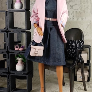 通常の11インチ30cm女性人形用のジャケット、ドレス、ベルト、バッグ、靴