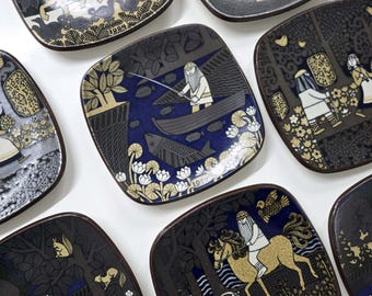 Arabia &#39;Kalevala&#39; Servierplatten von Raija Uosikkinen, finnische vintage Keramik Wandbehang, 70er-80er Jahre Retro Weihnachtsdekor