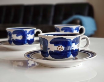 Vintage 'Blaa Almue' tea cups and saucers handpainted by Yamato for Hiline, Danish midcentury modern teaset, 70s Scandinavian stoneware