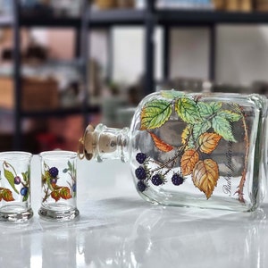 Lovely Holmegaard 1990 liquor bottle w. blackberry decor, seasonal decanter with glasses, vintage glass flask, Danish desing, collectable