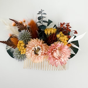 Colorful Dried Flower Hair Comb/ Wedding Hair Accessories/ Bride and Bridesmaids Hair Comb/ Wedding Hair/ Bride and Bridesmaids/ Flower Girl