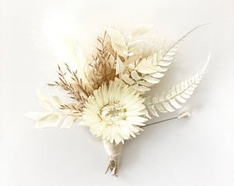 White strawflower, fern and pampas grass boutonniere/ Wedding Flowers/ Groom and Groomsmen/ Dried Flowers