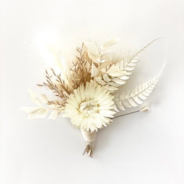 White strawflower, fern and pampas grass boutonniere/ Wedding Flowers/ Groom and Groomsmen/ Dried Flowers