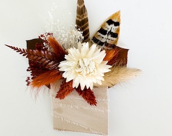 Strawflower + Pheasant Feather Dried Flower Pocket Boutonniere/ Wedding Flowers/ Groom and Groomsmen/ Dried Flowers