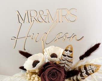 Personalized Dried Flower Mr and Mrs Cake Topper and Dried Flower Bundle, Wedding Cake Decor, Custom Name Floral Arrangement