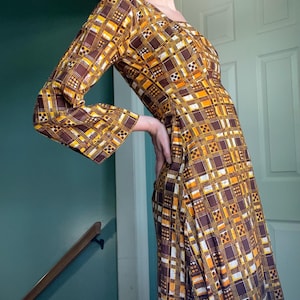 Vintage c.1960s /70s Batik Printed Shelf Bust Long Bell Sleeve Maxi Dress