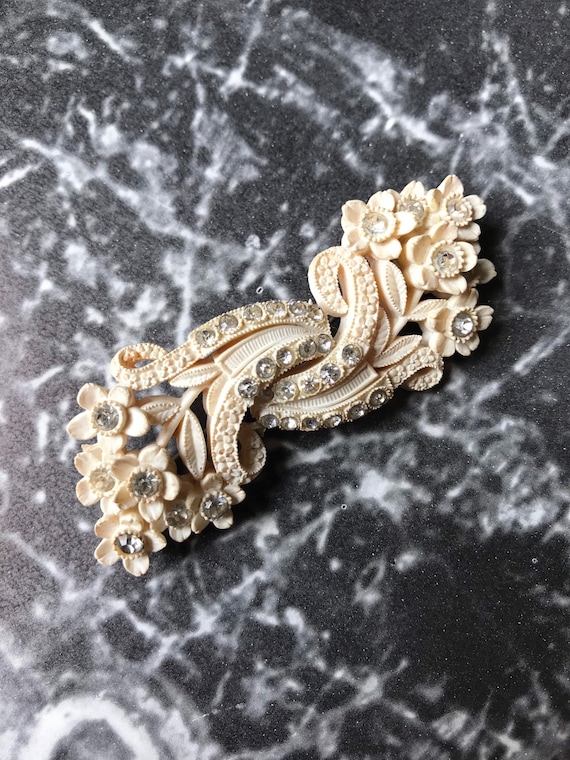 Vintage c.1930s/40s Bone Plaster Carved Bouquet +… - image 2