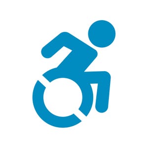 Op de afbeelding: Een blauw grafisch pictogram dat een persoon in een rolstoel afbeeldt. De figuur is gestileerd met eenvoudige vormen, wat beweging suggereert. Het wiel van de rolstoel is gedeeltelijk open.