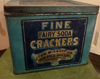 Antique Fine Fairy Soda Crackers Tin