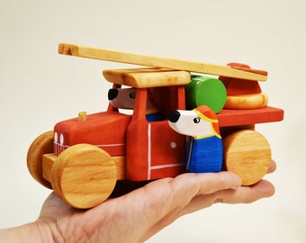 HolzSpielzeug Feuerwehrauto, Holz feuerwehrauto, personalisiertes Spielzeug, Kinderzimmer Deko