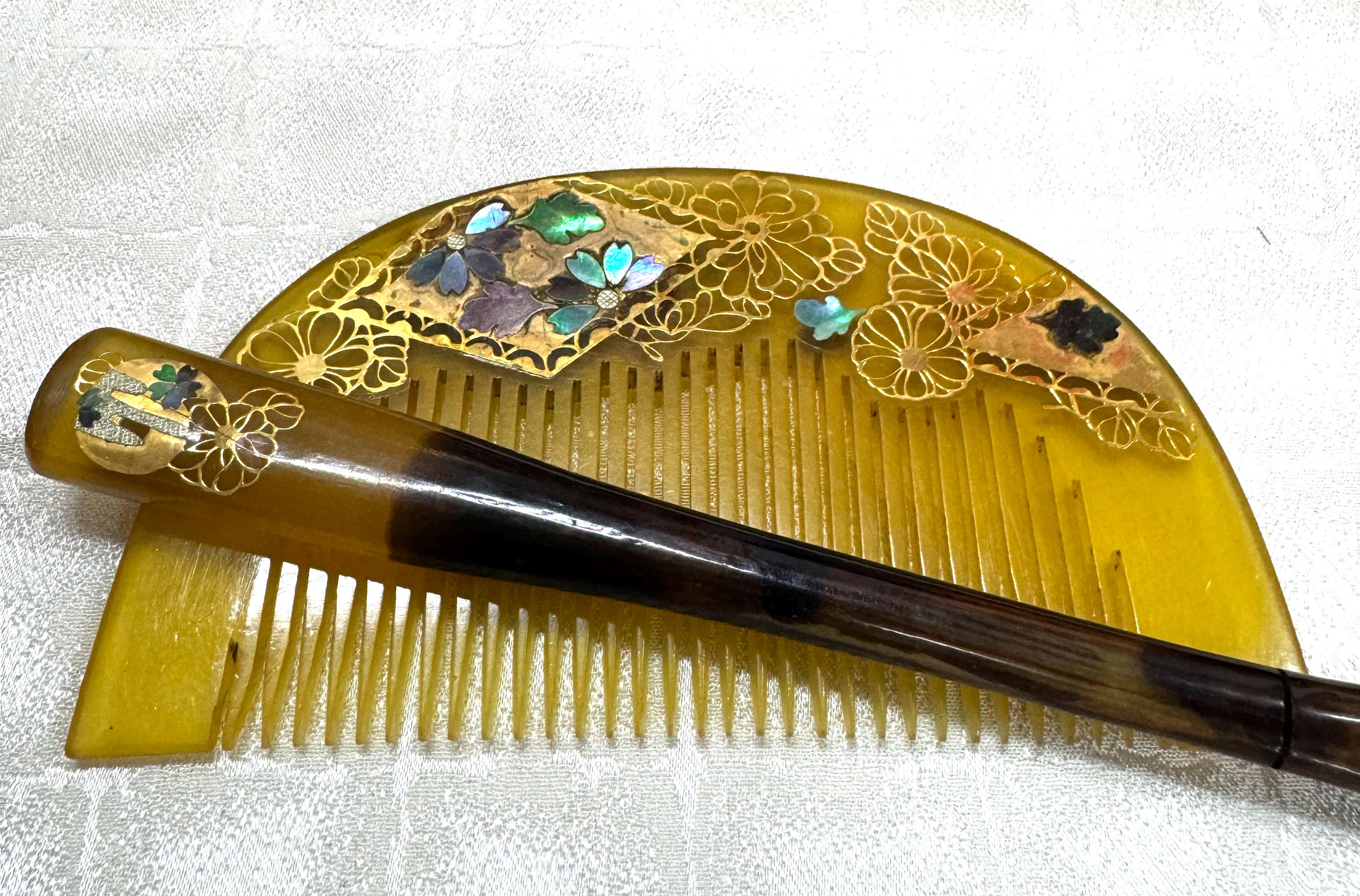 Japanese Decorated Gilt, Resinous, Kushi (Comb) & Kogai (HairStick) GS508 Antique Objet d main image 4