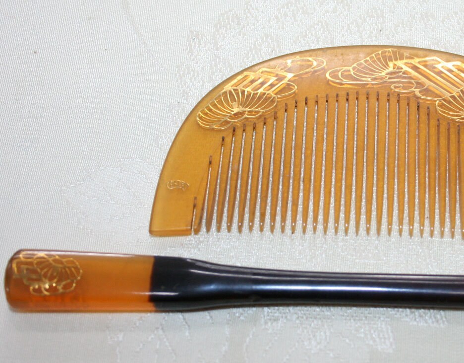 Boxed Vintage Japanese Kanzashi Kogai and Kushi Set