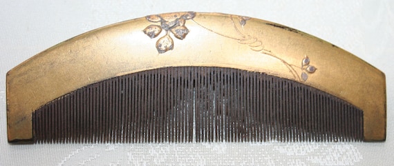 Japanese Kanzashi Hair Comb with Gold Lacquer - image 5