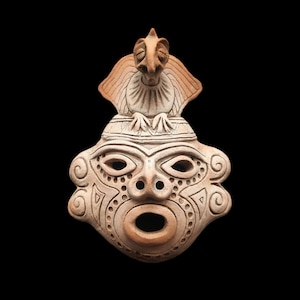 Handmade Replica Of A Pre-Columbian Ritual Mask Whit Condor Motif | Historical art | Antique-Inspired Tribal Mask | Collectible Reproduction