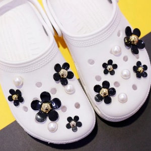 Daisy&Pearls 14pcs shoes charm / Luxury charm for crocs / Gift for mom / Christmas gift/ Flower crocs Accessories image 3