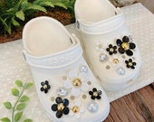 White hotsell girl crocs