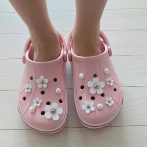 Daisy&Pearls 14pcs shoes charm / Luxury charm for crocs / Gift for mom / Christmas gift/ Flower crocs Accessories image 5