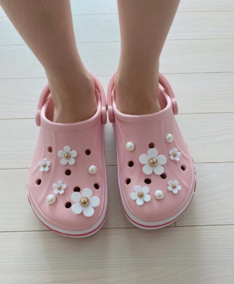 Daisy&Pearls 14pcs shoes charm / Luxury charm for crocs / Gift for mom / Christmas gift/ Flower crocs Accessories image 5