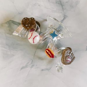 Baseball claw clip
