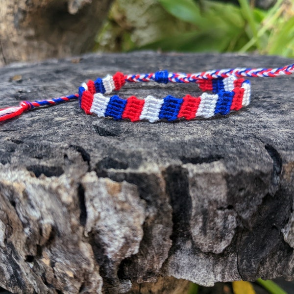 American Flag, Red White Blue Flip Flop Friendship Bracelet, Colored Handmade Bracelet, American Pride, Patriotic, Gift , Fourth of July