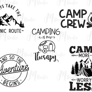 Puede incluir: Ilustraciones de tem&aacute;tica de camping en blanco y negro con texto. El texto incluye "Always take the scenic route", "Camping is my therapy", "Camp Crew", "Camp more worry less", y "And so the adventure begins".