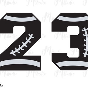 Puede incluir: N&uacute;mero 23 en blanco y negro con un dise&ntilde;o de f&uacute;tbol. Los n&uacute;meros est&aacute;n delineados en blanco y tienen un dise&ntilde;o de puntada de f&uacute;tbol blanco.