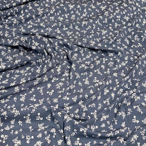 DBP 4 x 2 ribgebreide bloem dubbel geborsteld polyester spandex vintage ditsy bloemen monotone denimstof op maat gesneden