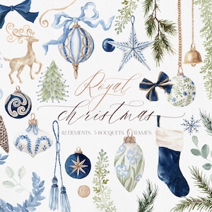 Puede incluir: Ilustración en acuarela de adornos y decoraciones navideñas en tonos azules, dorados y verdes. La imagen incluye bolas, lazos, un reno, un árbol de Navidad y la inscripción "Royal Christmas".