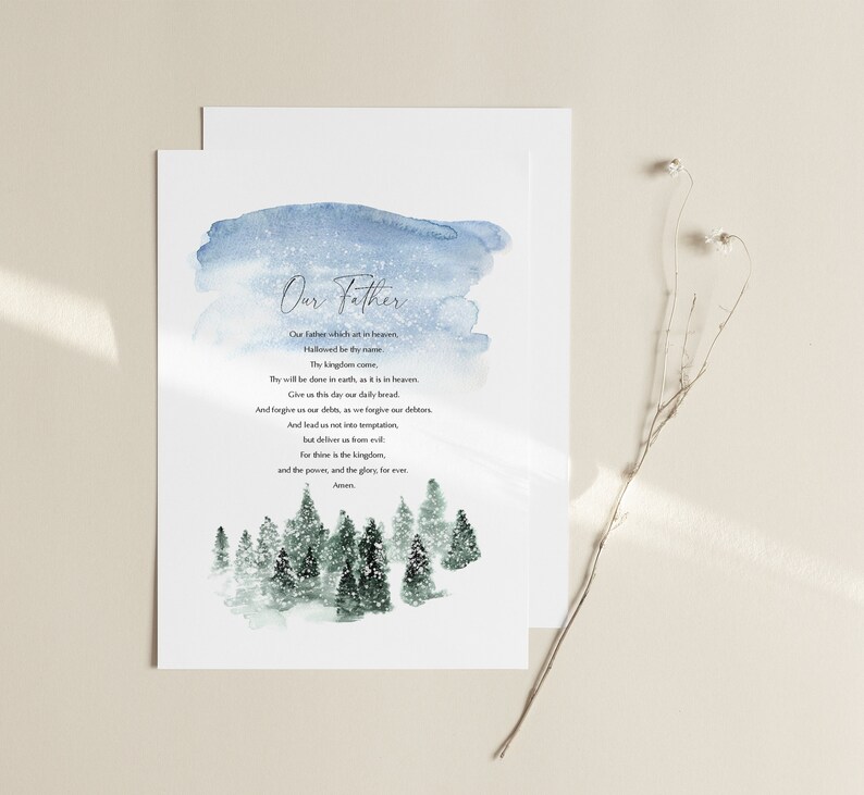 K&ouml;nnte beinhalten: Ein Aquarelldruck mit blauem und wei&szlig;em Hintergrund, der eine verschneite Waldszene zeigt. Der Druck enth&auml;lt den Text "Vater unser" und das Vaterunser.