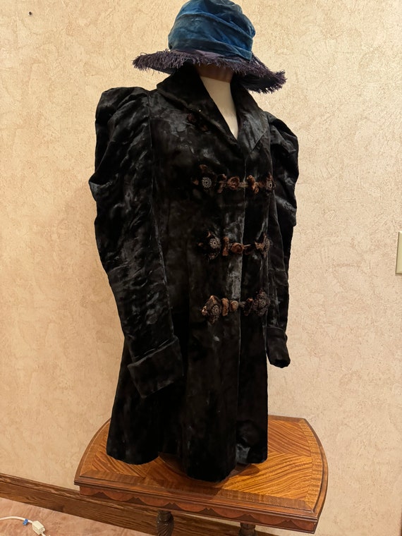 Early 1900’s Black Ladies’ Coat - image 3