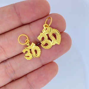 Colgante OM de oro macizo de 22 quilates con sello religioso hindú 916