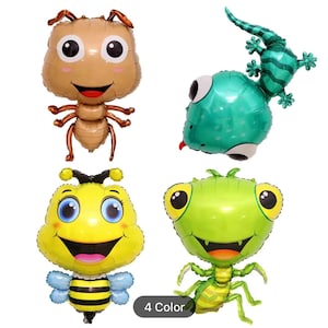 Puede incluir: Cuatro globos de aluminio con forma de insectos de dibujos animados. Los globos incluyen una hormiga, un lagarto, una abeja y un saltamontes. La hormiga es marrón, el lagarto es verde, la abeja es amarilla y el saltamontes es verde. El texto "4 Color" está en un rectángulo negro.