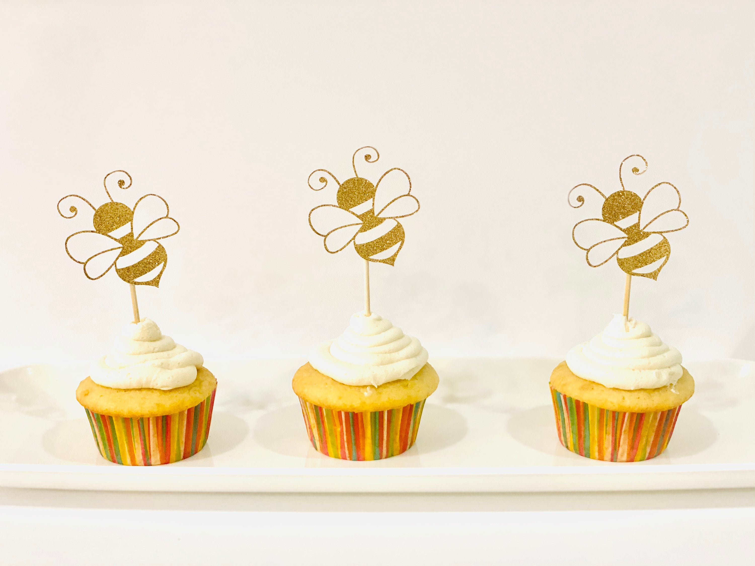 Buzzing Bee Cupcake Topper