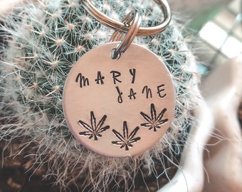 Etiqueta de maconha, maconha, stoner: personalizada, feita à mão, personalizada, carimbada à mão, metal, etiqueta de cachorro, etiqueta de identificação de animal de estimação, etiqueta de gato, etiquetas de nome de cachorro, etiqueta de animal de estimação