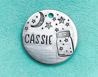 Etiqueta para cães da lua, etiqueta para cães do céu noturno, etiqueta para cães de metal, etiqueta para identificação de animais de estimação, etiquetas para cães, etiquetas para nomes de cães, etiqueta para animais de estimação, etiqueta para cães estrela, potes de vidro, galáxia