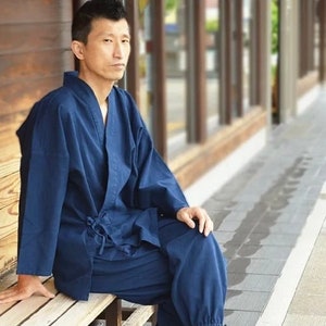 Ropa japonesa hombre hotsell moderna