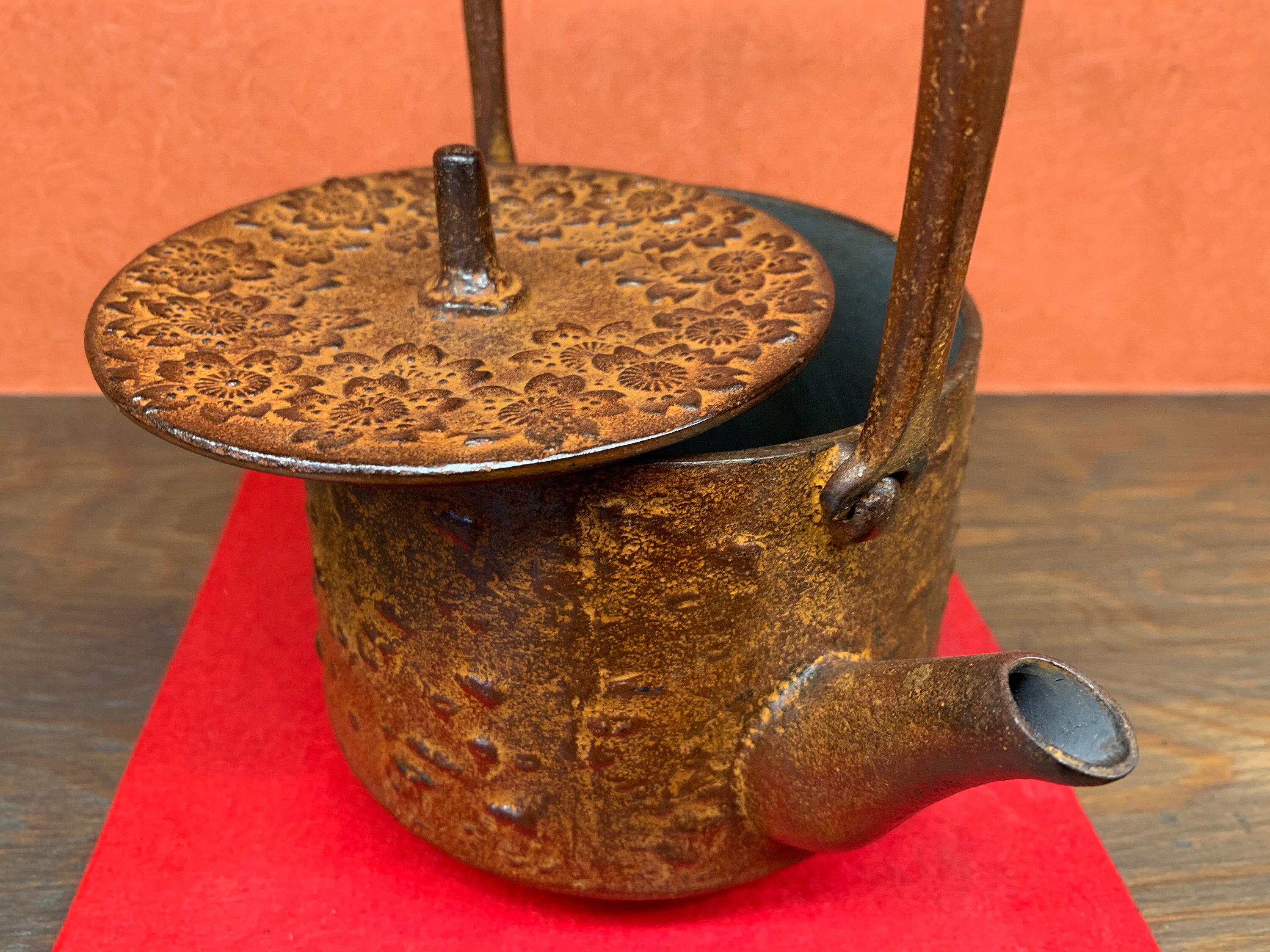 Japanese iron kettle Nanbu TekkiRikyu style SAKURA0.9L / Etsy